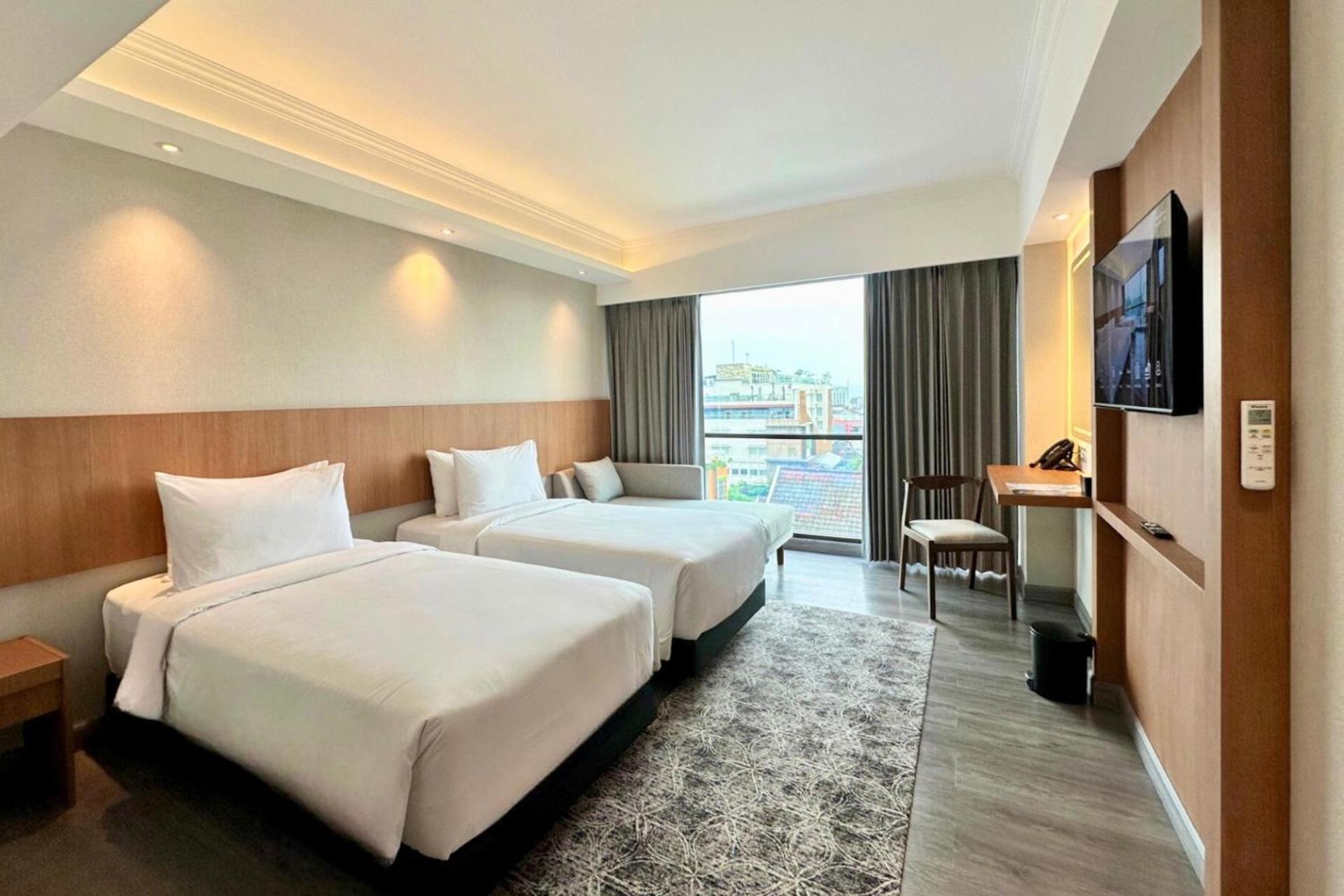 The Malioboro Hotel & Conference Center Yogyakarta Kültér fotó
